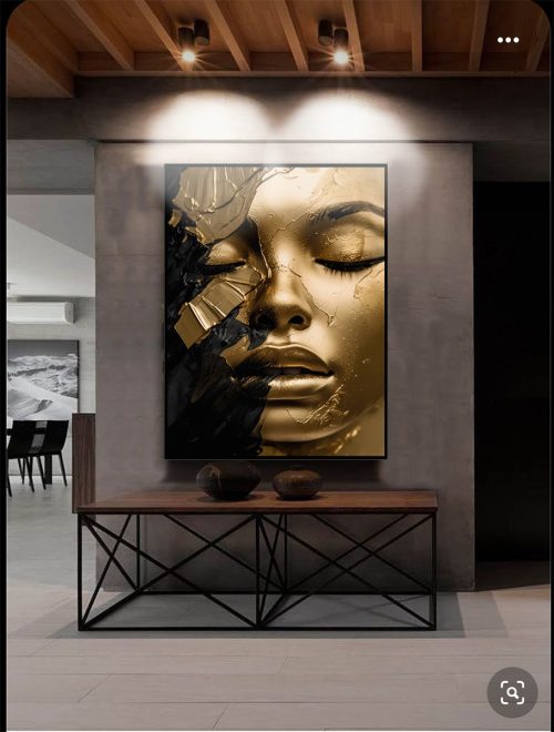 Quadro Decorativo Exclusivo Mulher Figurativa com Rosto Dourado